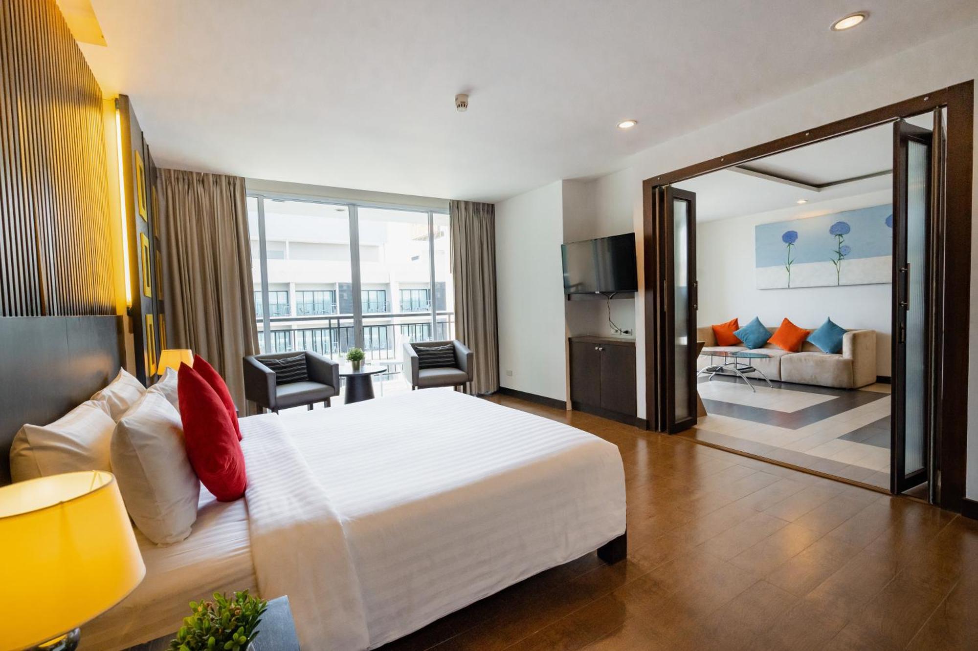 Hotel J Pattaya Exterior photo